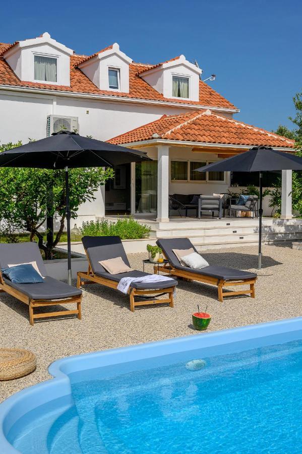 Villa Bellezza Milna  Exterior photo